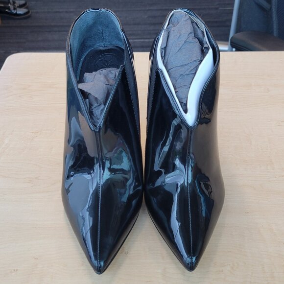 NWOT Guess Black Patent Leather Booties - Picture 1 of 8